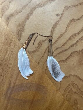 Boho Feather Dangle Earrings White Brown Gold Tone Lightweight